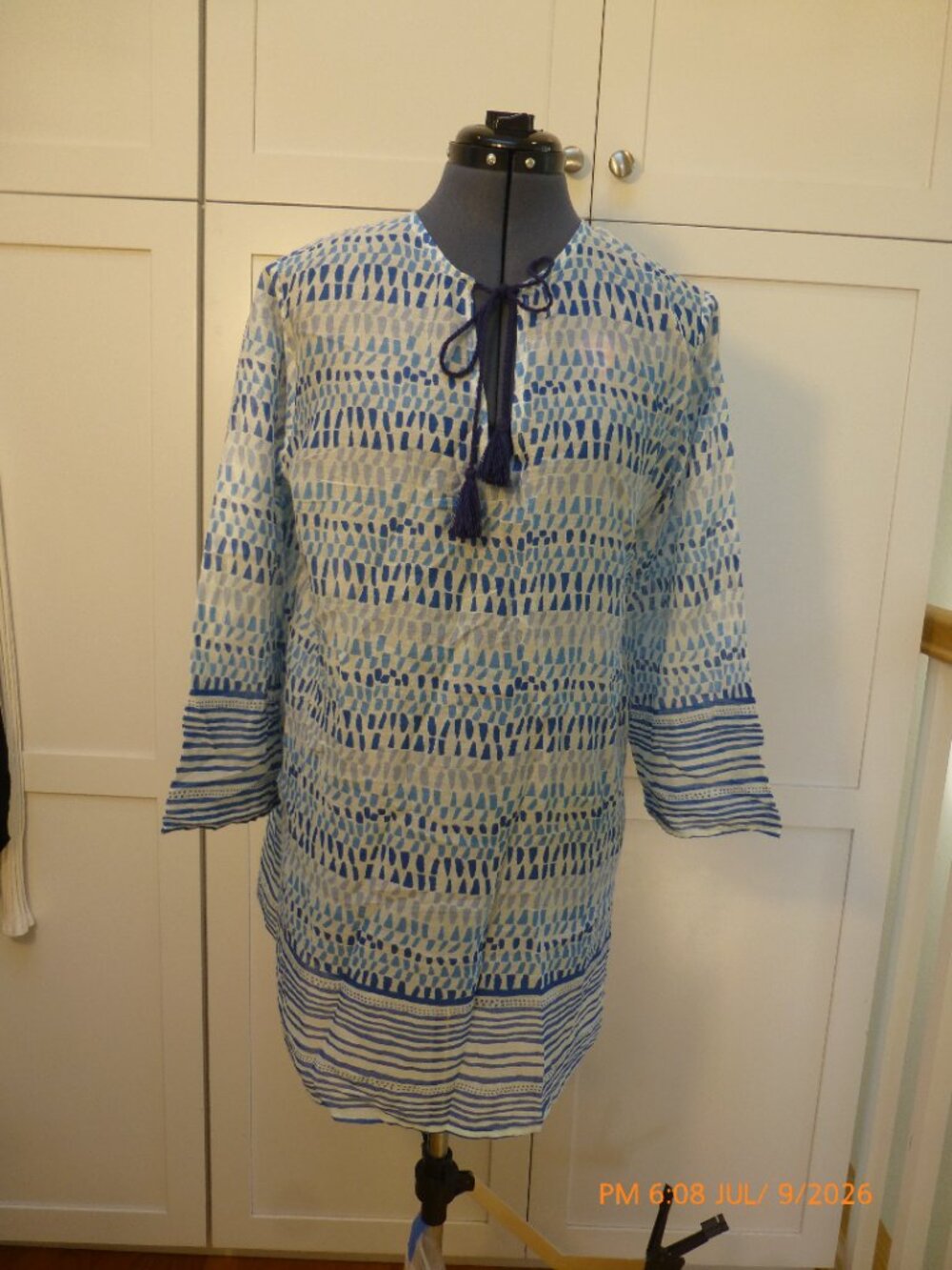 NWT Rock Flower Paper Piper Blue Beach V Neck Tunic Top M Coastal Resort